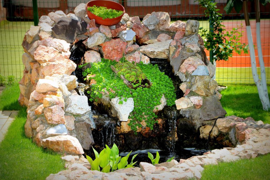 Vila Royal Urziceni ภายนอก รูปภาพ